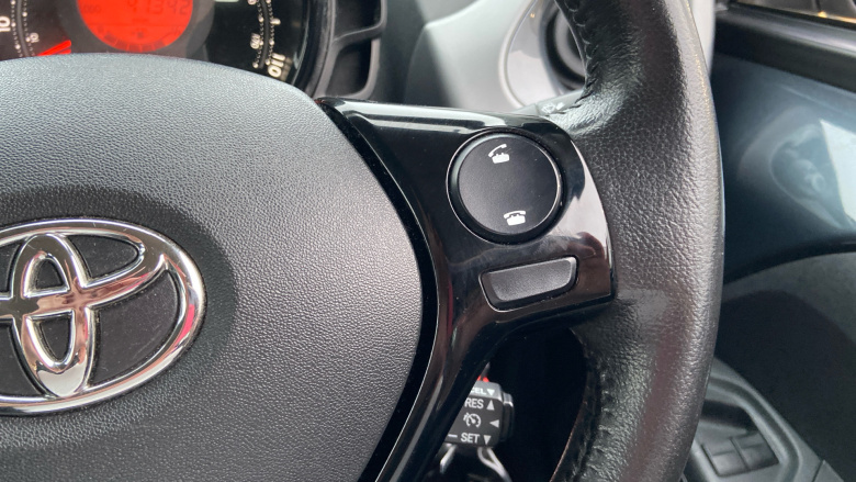 Toyota Aygo 1.0 VVT-i X-Play 5dr Petrol Hatchback